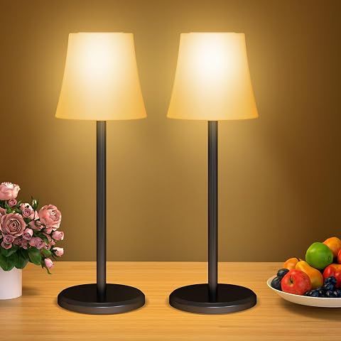 Deux lampes de table Suright noires et blanches posées sur une table en bois, éclairage chaud et RGB