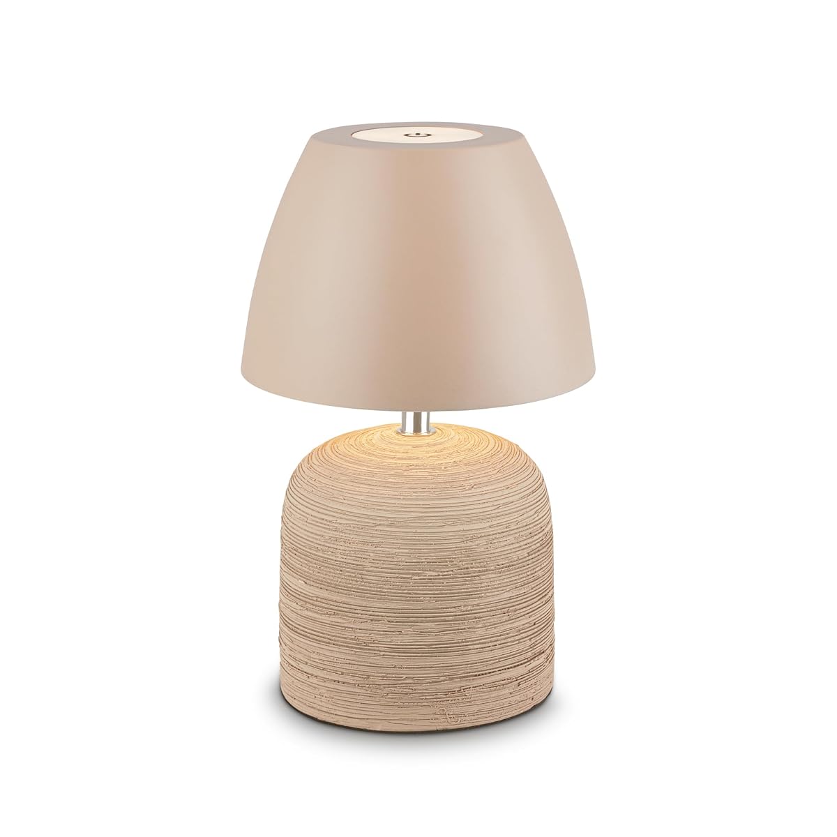 Lampe de table sans fil beige, avec pied en céramique et lumière blanc chaud sur une table en bois.