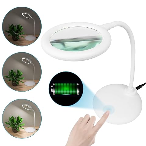 Lampe loupe blanche rechargeable avec lentille ronde éclairée et col flexible sur une table en bois
